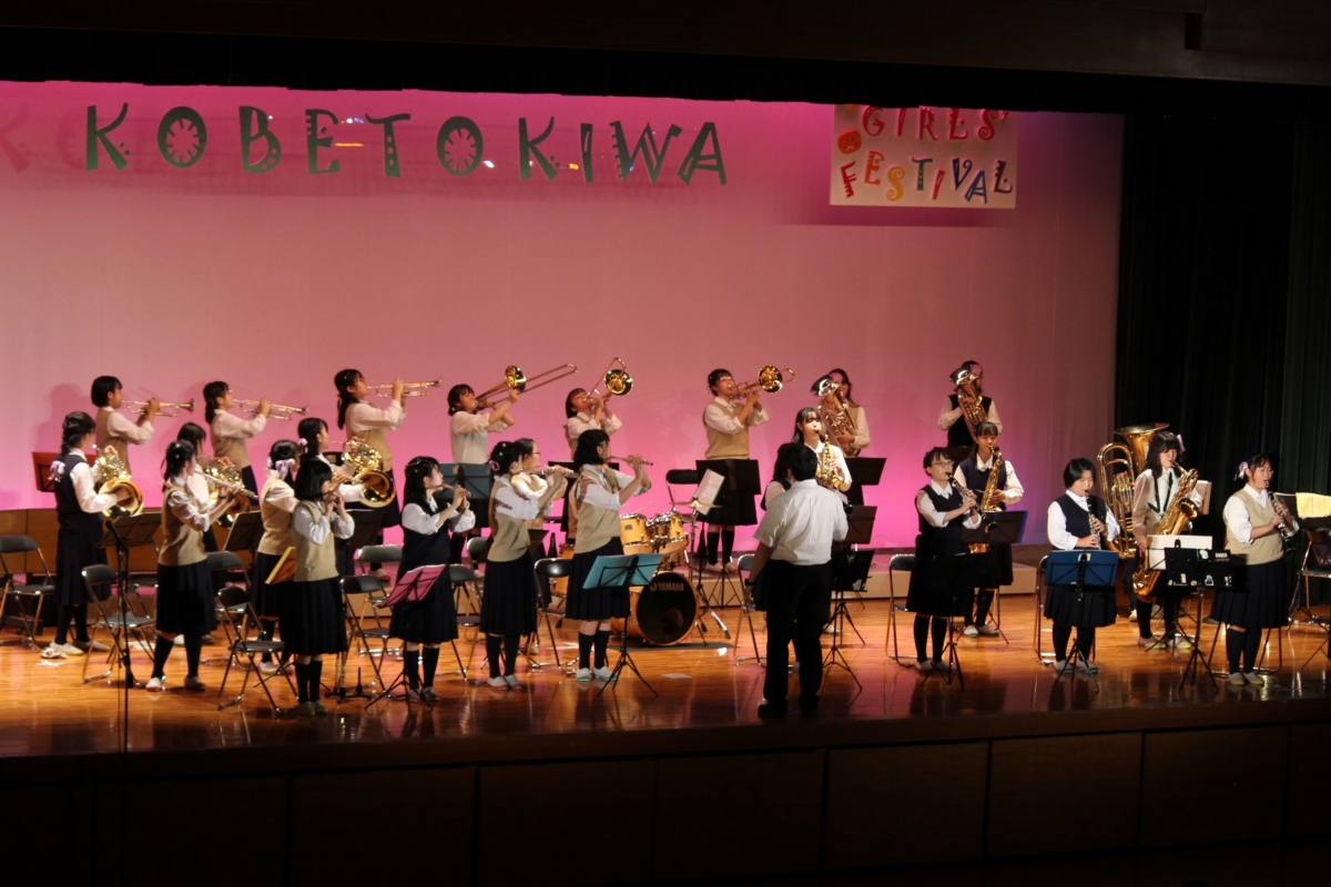 写真:常盤女子高等学校吹奏楽部 width=